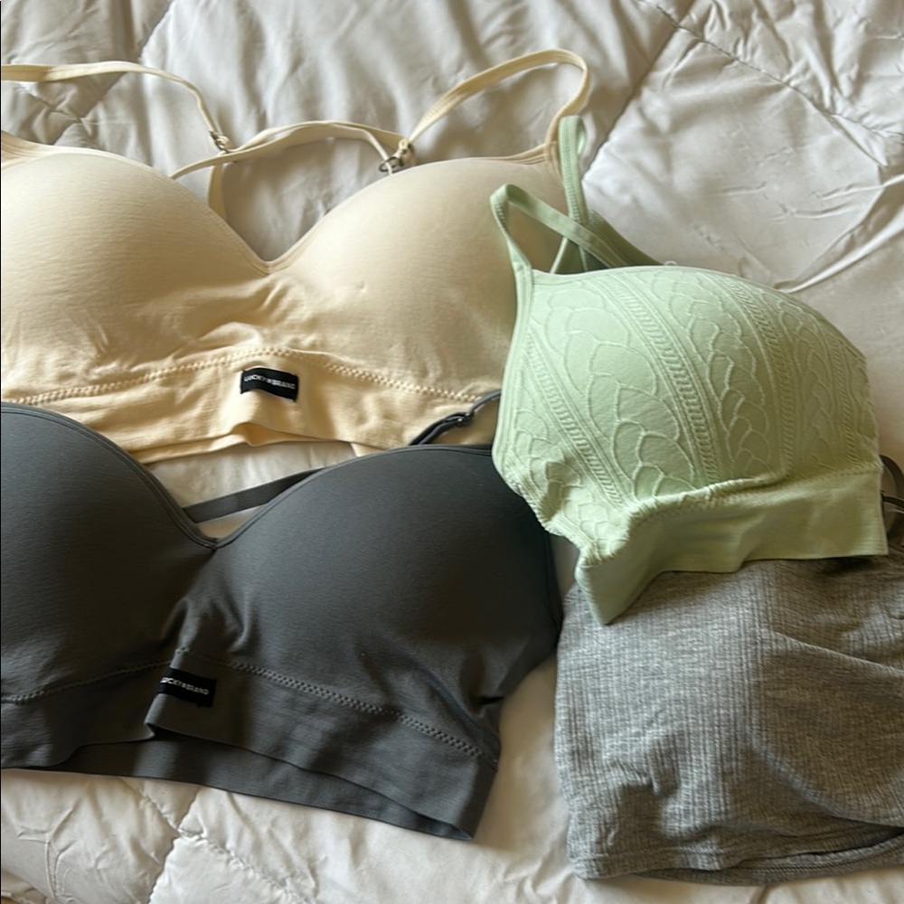 Lucky in Love Cream and Green Seamless Bras Collection